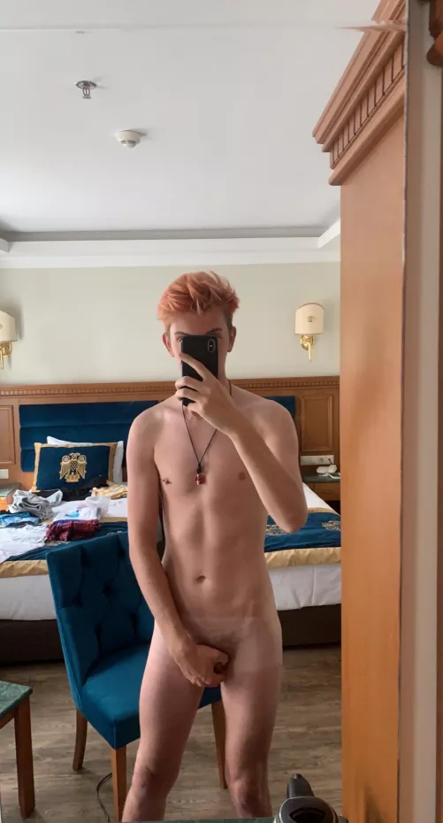 Who else loves tan lines? π