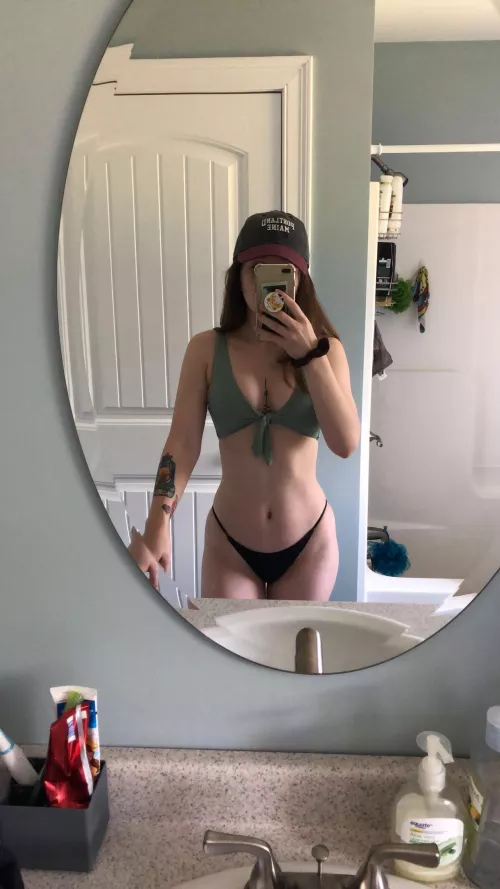 Who else misses warmer weather? ๐โโ๏ธ๐ (F)