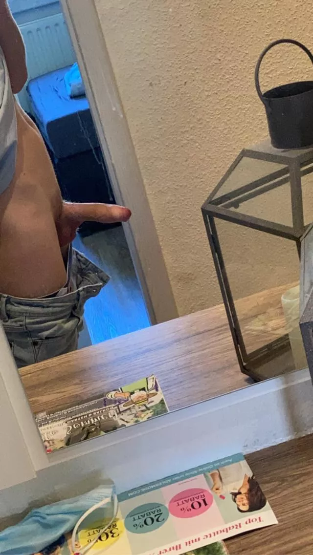 Who going on knees for my young cock? ⬆️⬆️ Who going on knees for my young cock? ⬆️⬆️