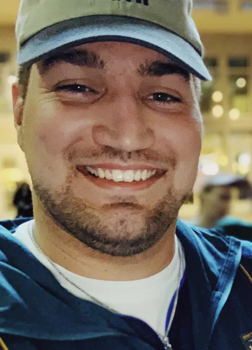 Who got you smiling like that? Who got you smiling like that?