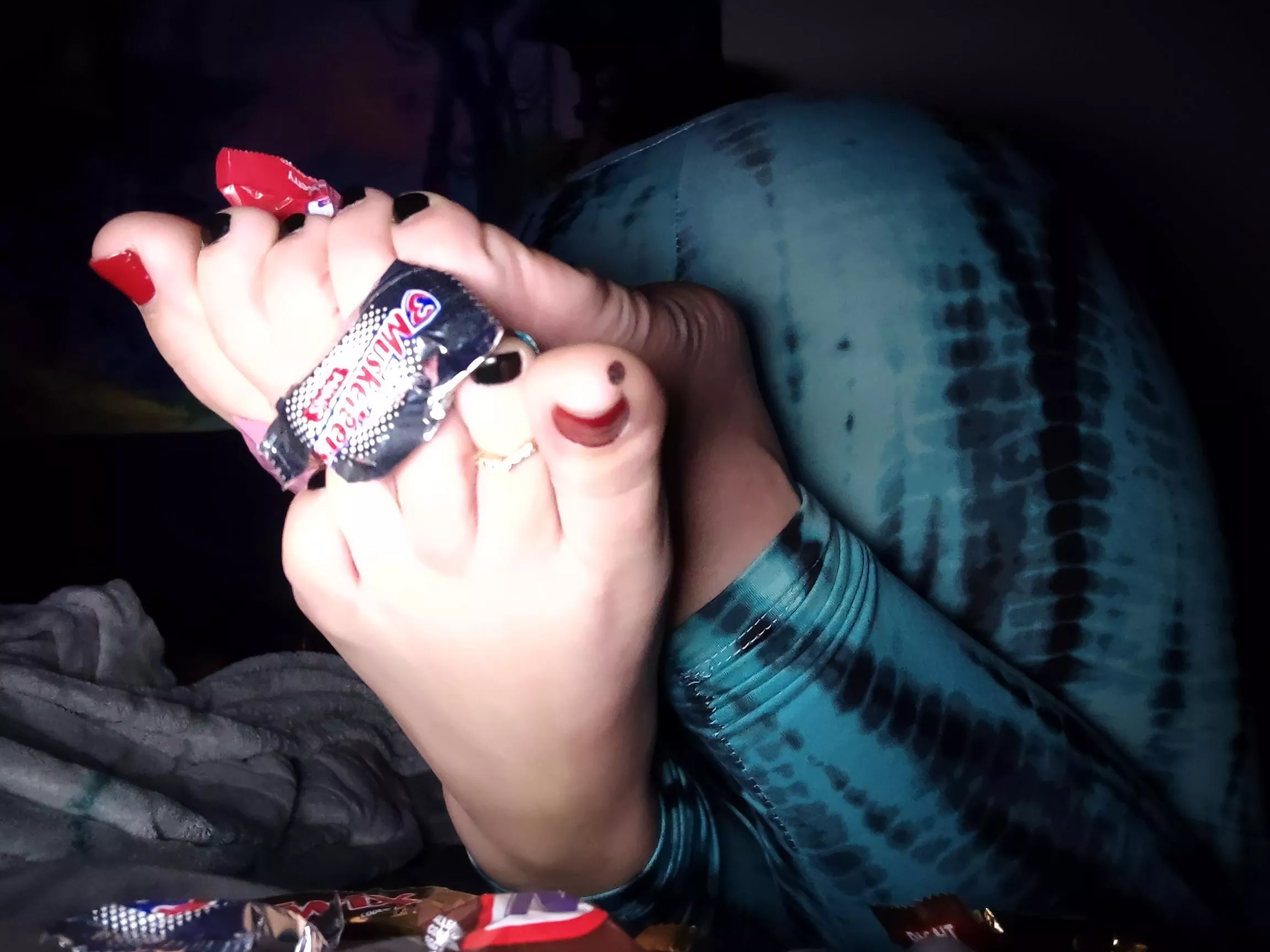 Who has a sweet tooth 👣🍭🤤 Who has a sweet tooth 👣🍭🤤