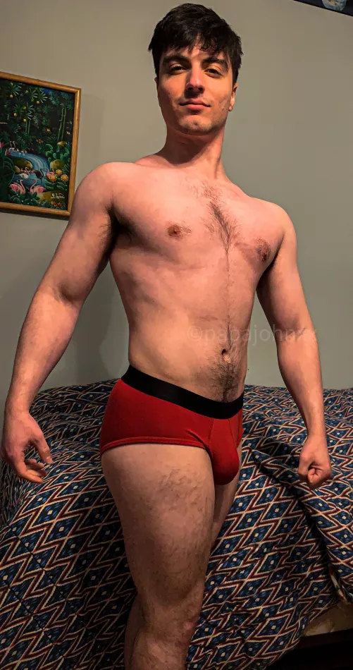 Who here likes the color red?