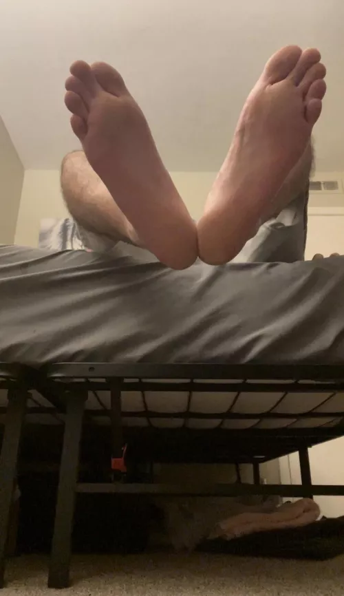 who is the biggest f@got here???