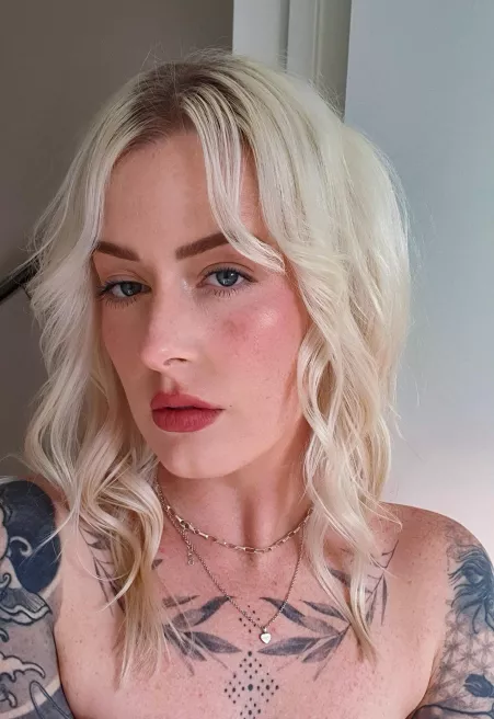 Who likes girls with freckles and tattoos? π Who likes girls with freckles and tattoos? π