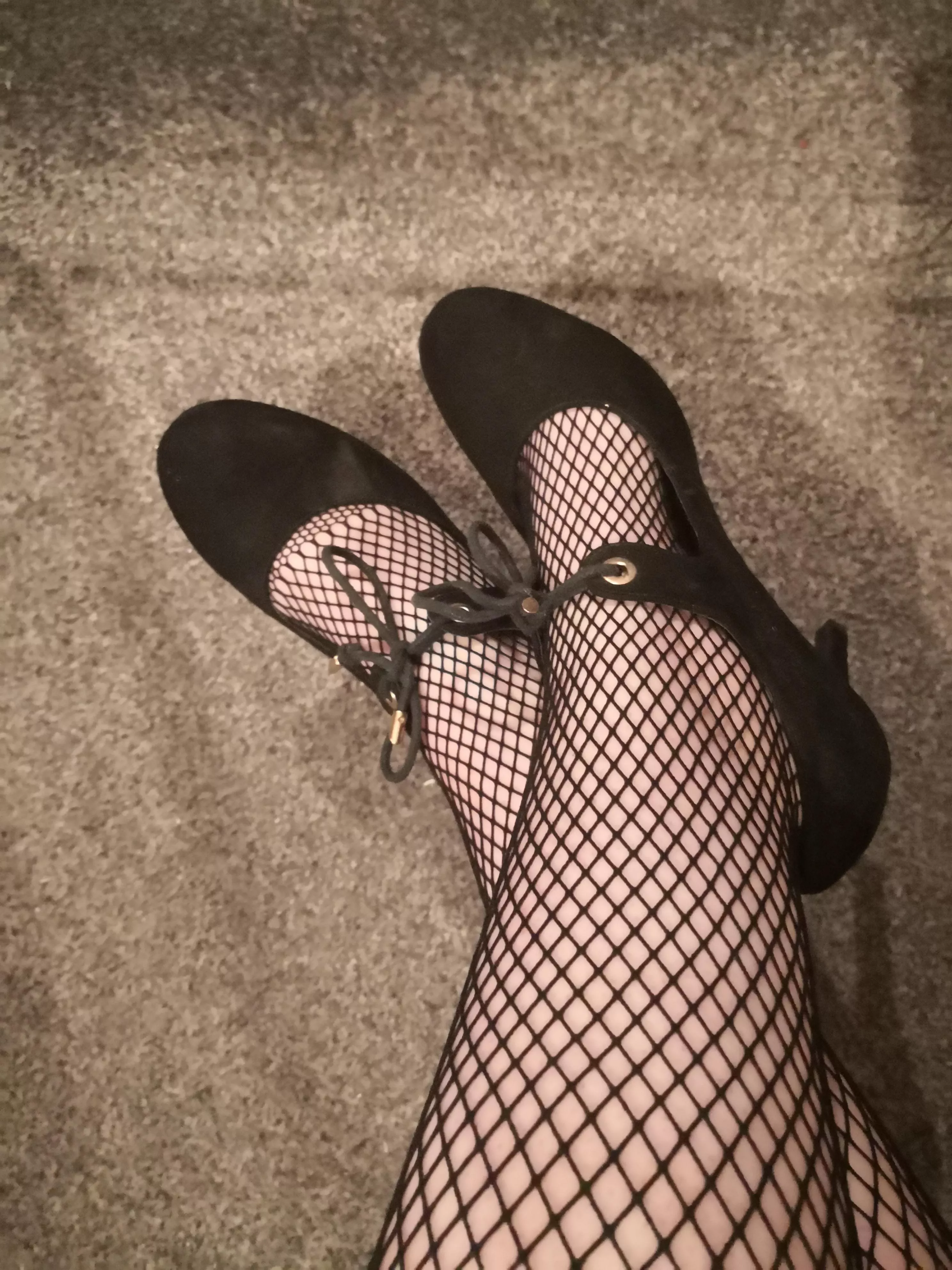 Who likes my black heels and fishnets? Who likes my black heels and fishnets?