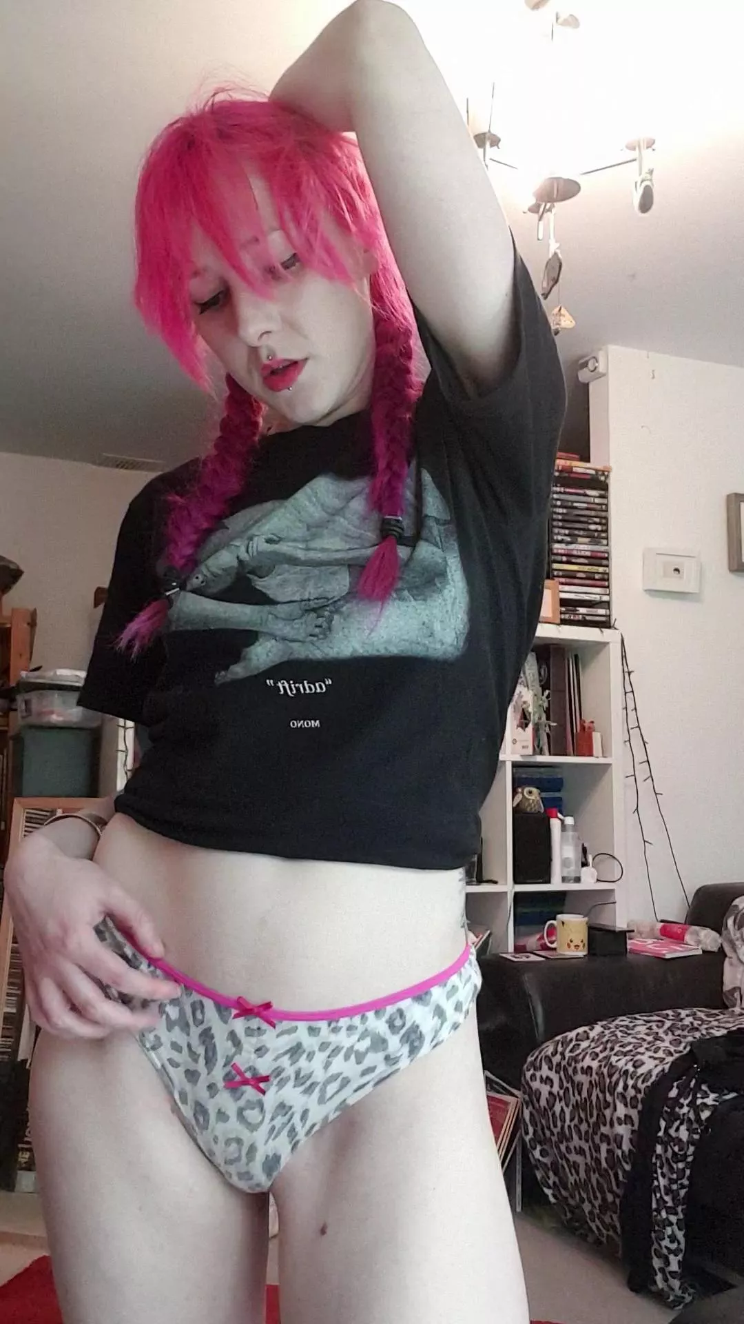 Who likes my leopard print panties and band tshirt combo? ππ€ Who likes my leopard print panties and band tshirt combo? ππ€