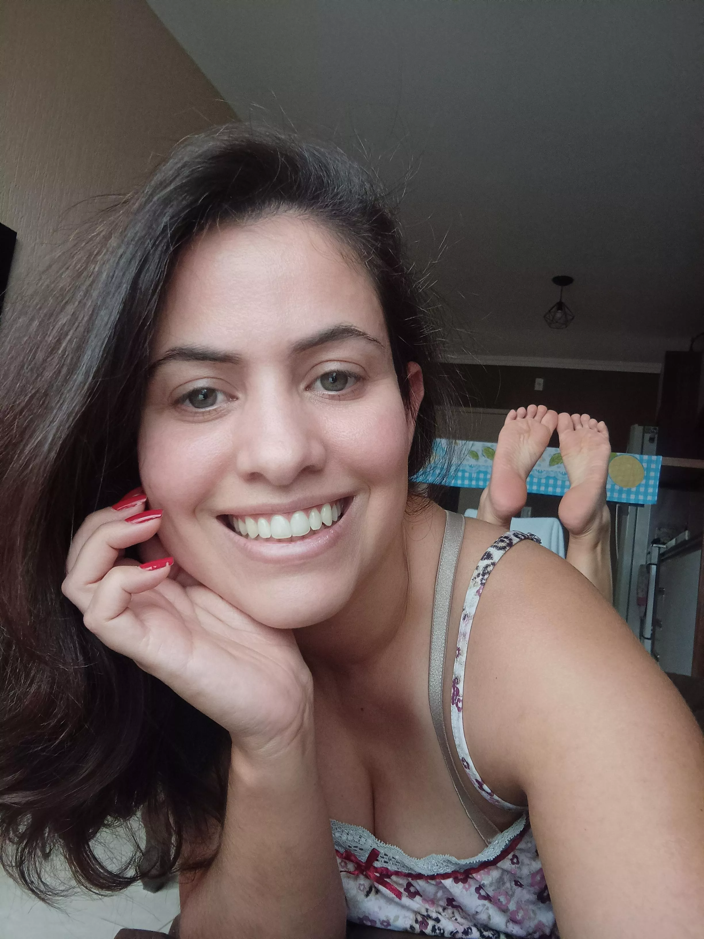 Who likes small feet? Who likes small feet?