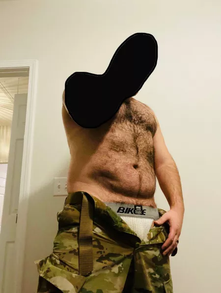 Who likes soldiers in jocks? Who likes soldiers in jocks?