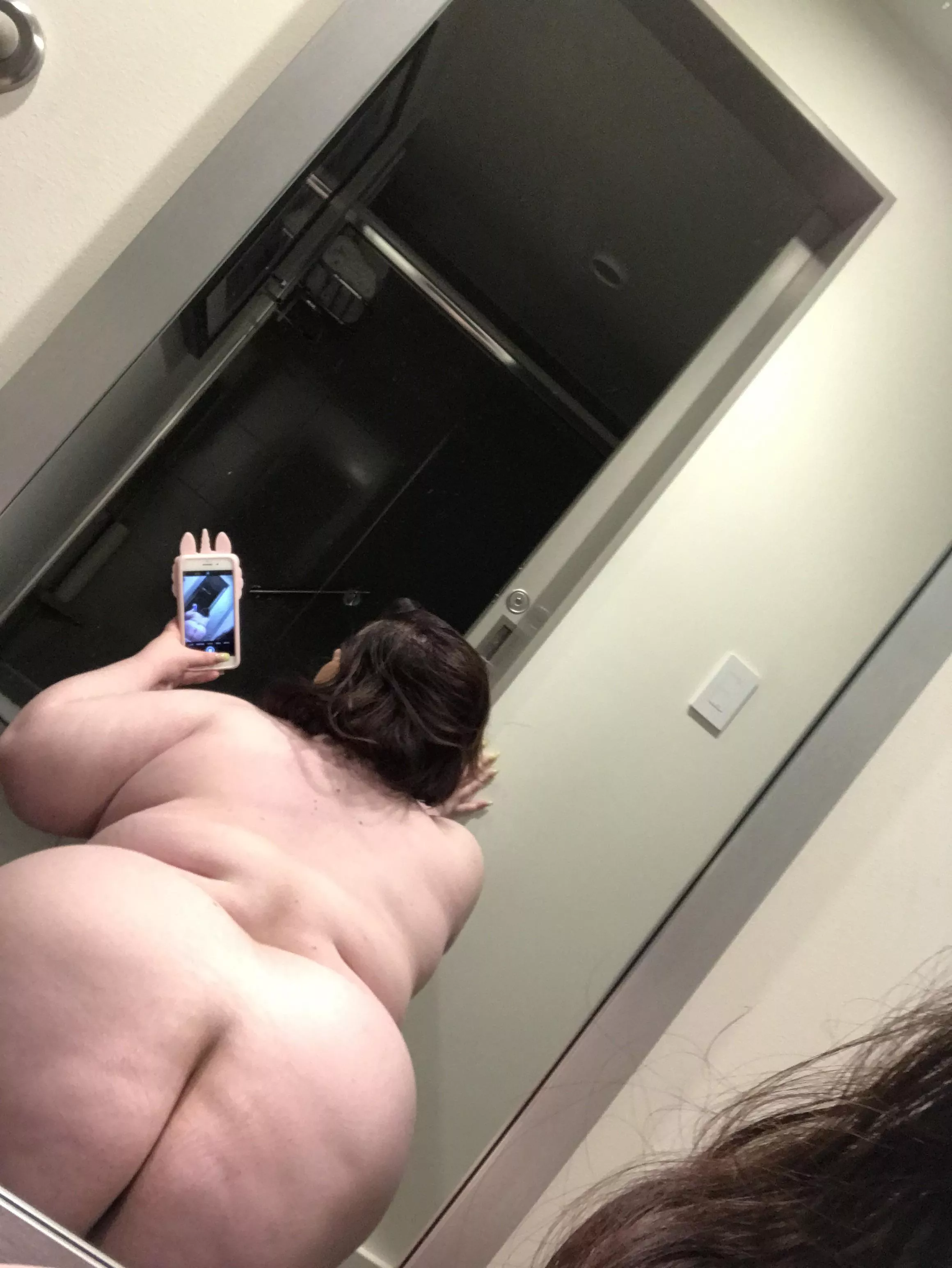 Who loves big girls with big asses? π Who loves big girls with big asses? π