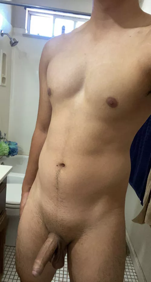 Who loves big uncut asian cock? 😅