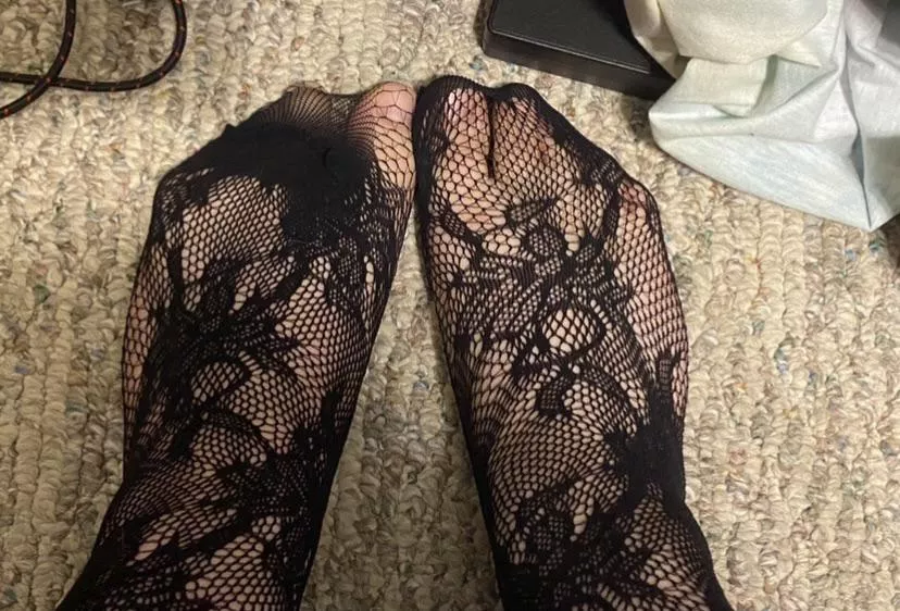 Who loves feet wrapped in lace? Who loves feet wrapped in lace?