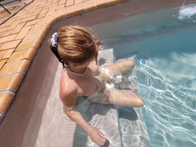 Who loves skinny dipping?
