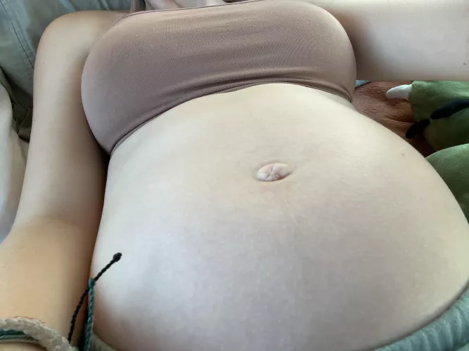 Who loves upclose bump shots?โบ๏ธ๐ (24weeks) Who loves upclose bump shots?โบ๏ธ๐ (24weeks)