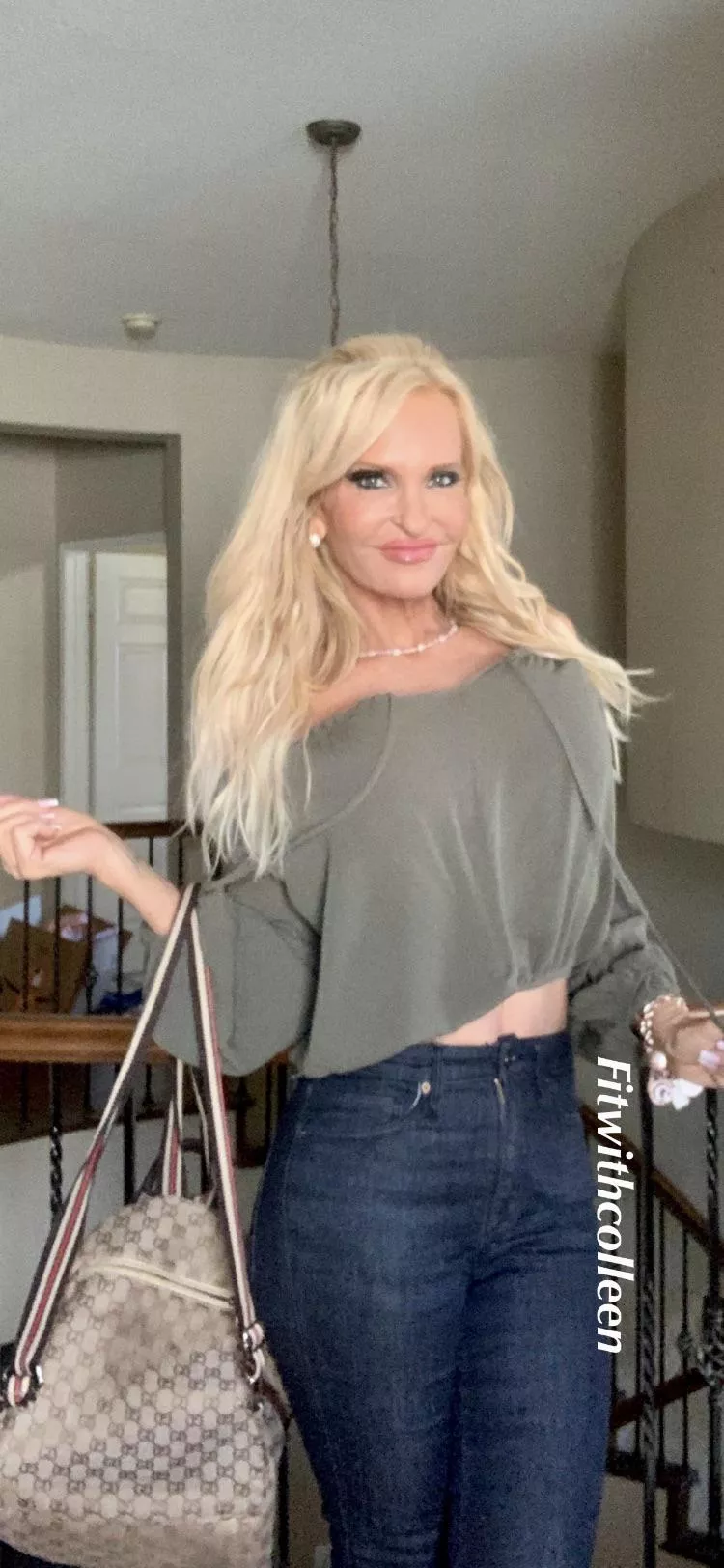 Who missed mamma ?? Come see all of me. 53 and milfy AF ????