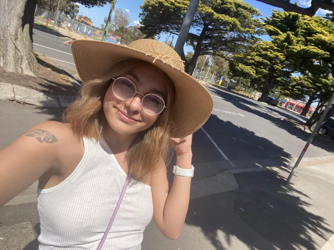 Who needs a bra on vacation ? š„°š