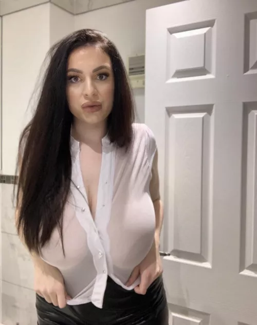 Who needs a braless secretary ?π Who needs a braless secretary ?π