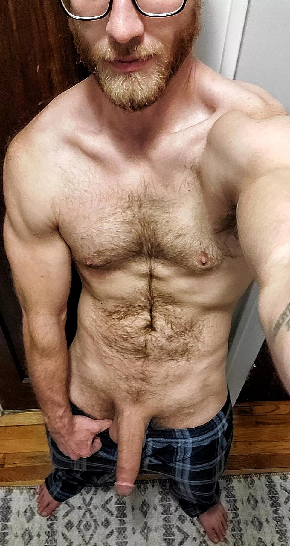 Who needs some pussy? This guy Who needs some pussy? This guy