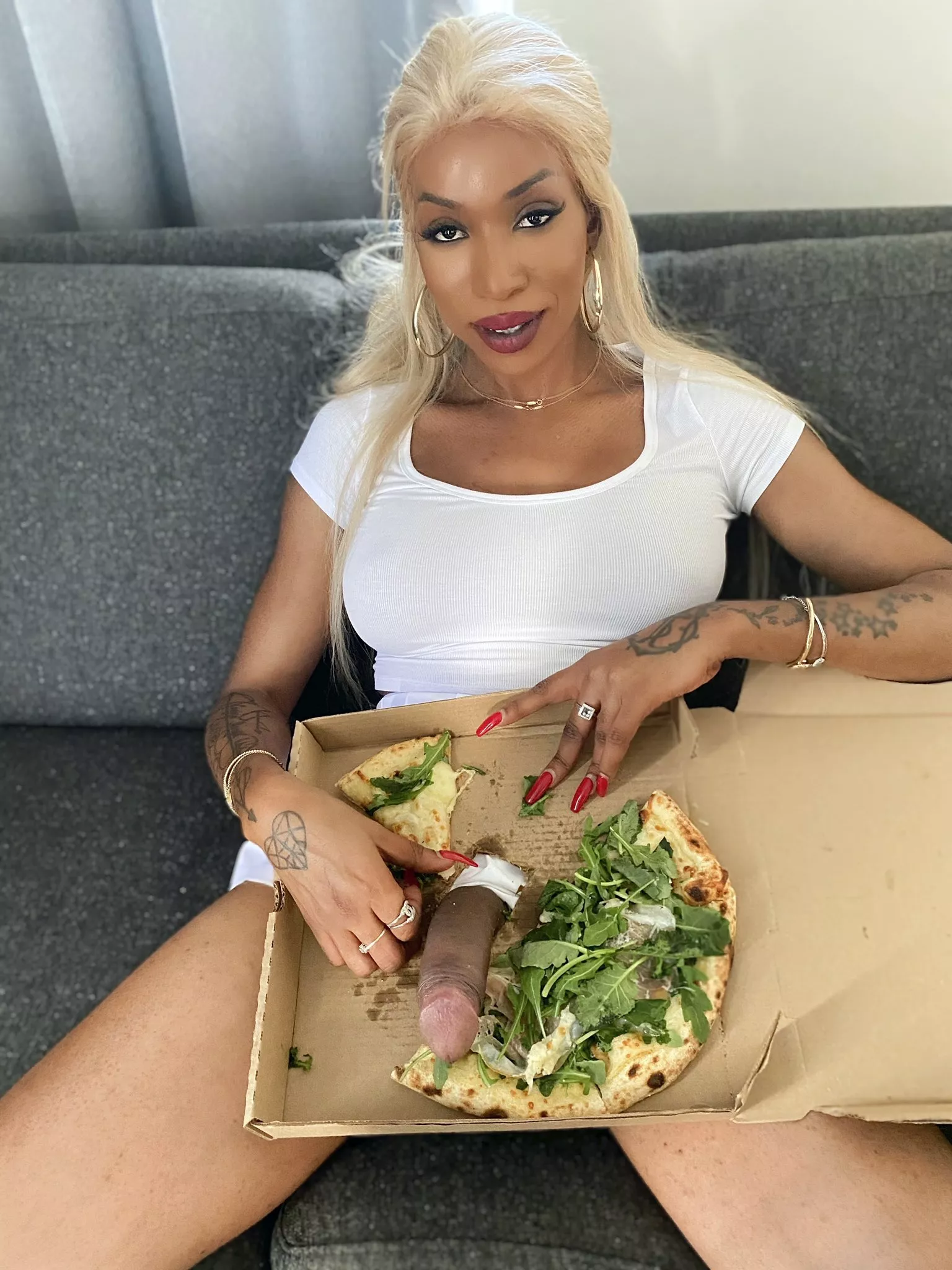 Who ordered the veggie meat lovers ? Who ordered the veggie meat lovers ?