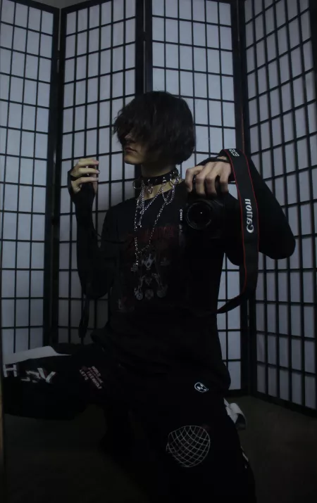 Who should you give the leash to? 🖤🖤🖤 Who should you give the leash to? 🖤🖤🖤