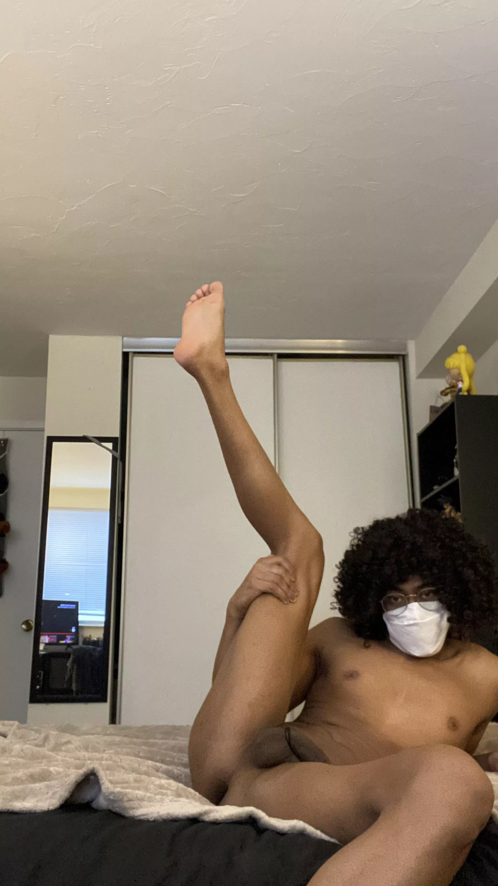 Who tryna fuck me in this position?? Who tryna fuck me in this position??