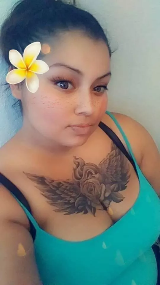 Who wana see this cutie titties