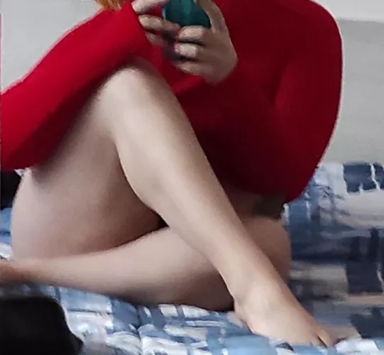 Who Wanna be under my feet?🌺 Who Wanna be under my feet?🌺