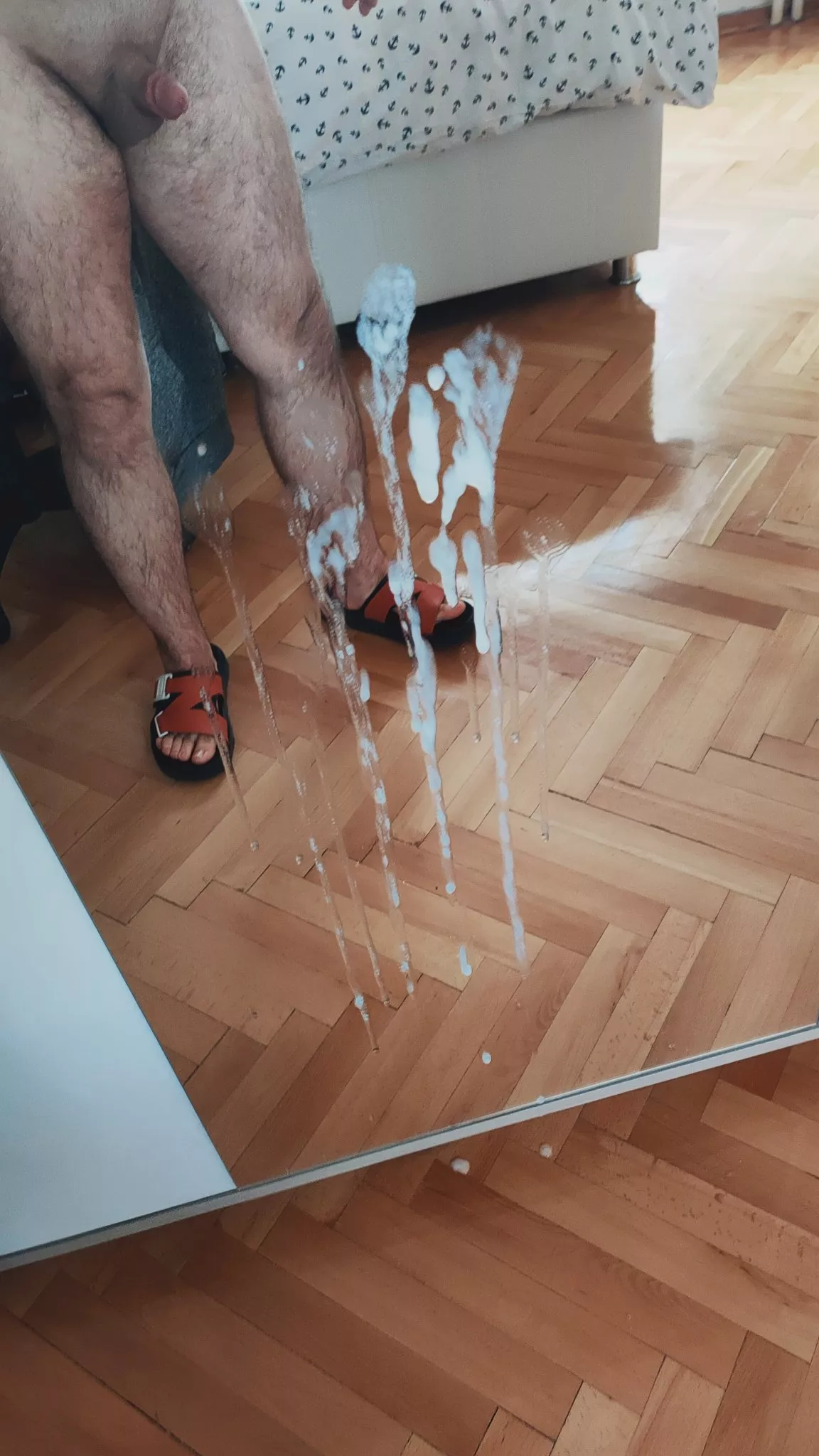 Who wanna lick this cum from mirror