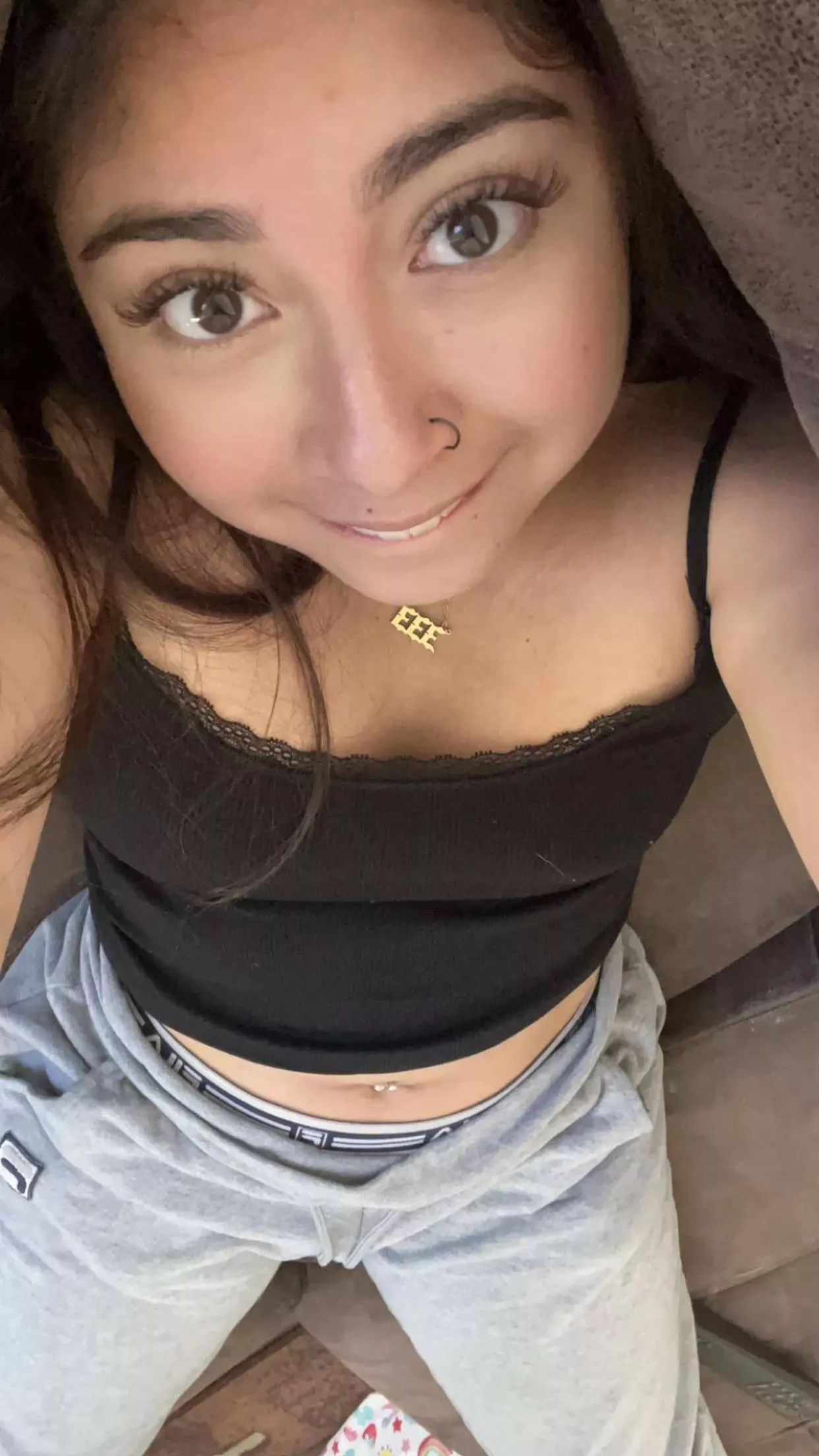 Who wanna see her phat ass Who wanna see her phat ass