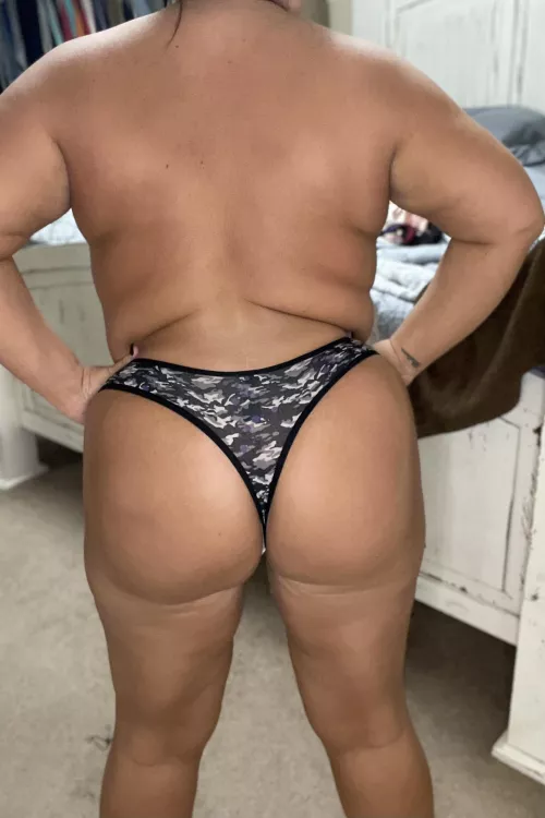 Who wants a chubby girls to play with? Who wants a chubby girls to play with?