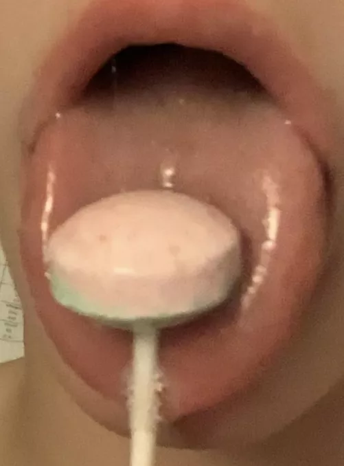 who wants licking ?