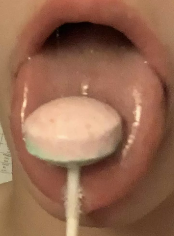who wants licking ?