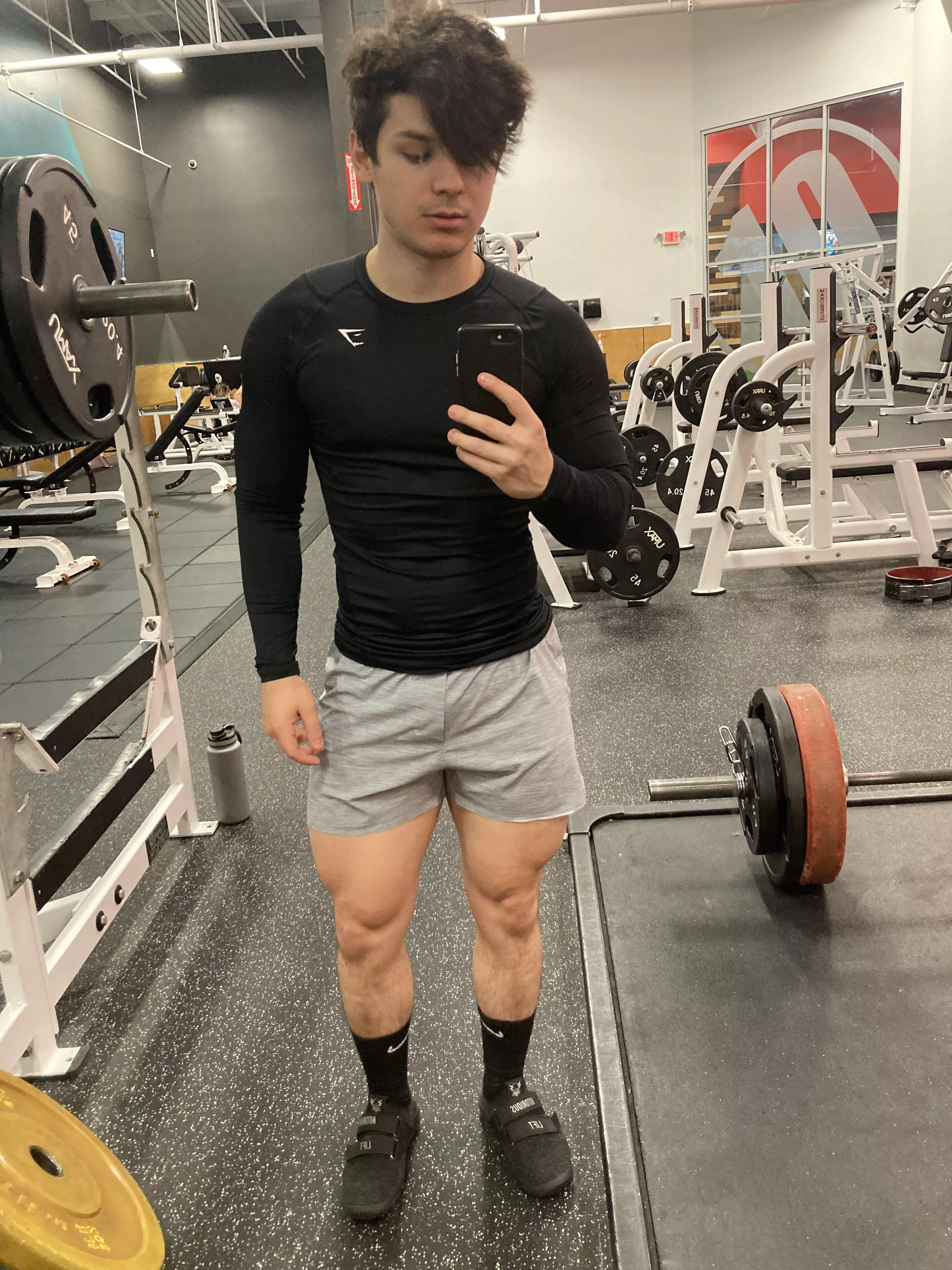 Who wants me to squeeze their head Who wants me to squeeze their head