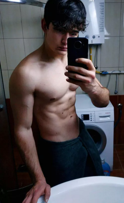 Who wants to be my bottom?😘😈