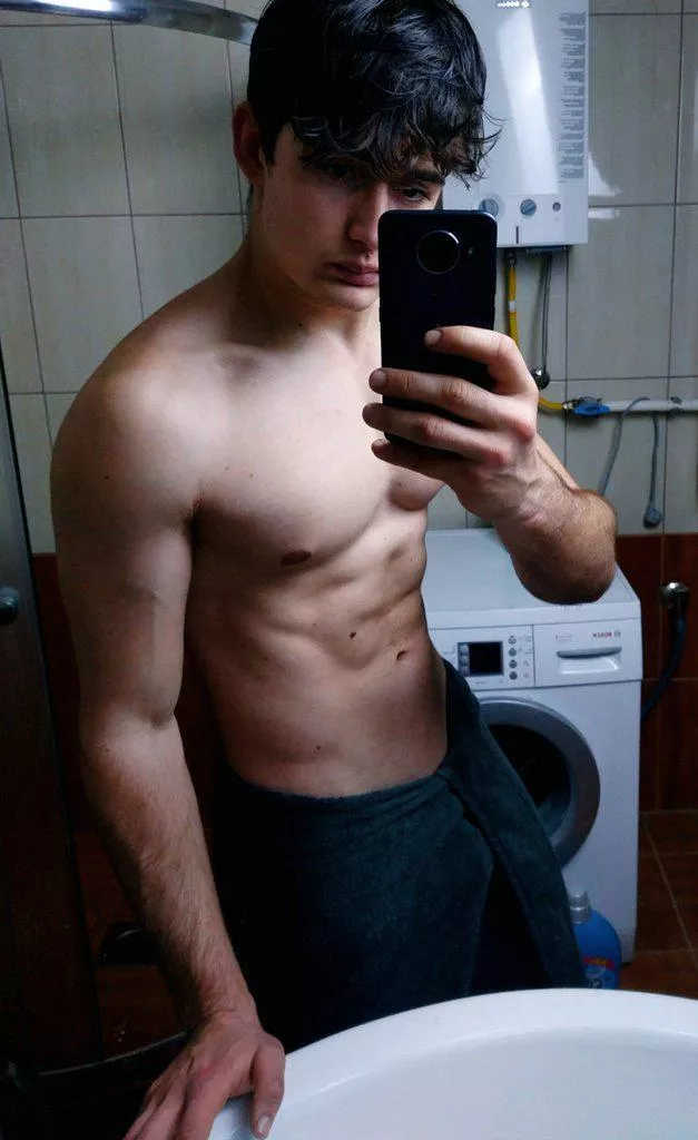 Who wants to be my bottom?😘😈