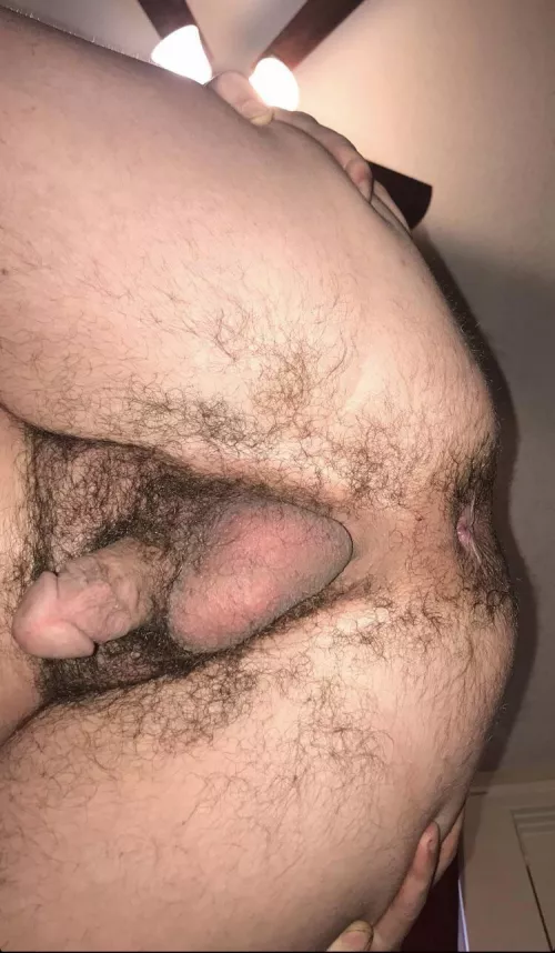 Who wants to be the first cock to penetrate this tight hole? π₯΅
