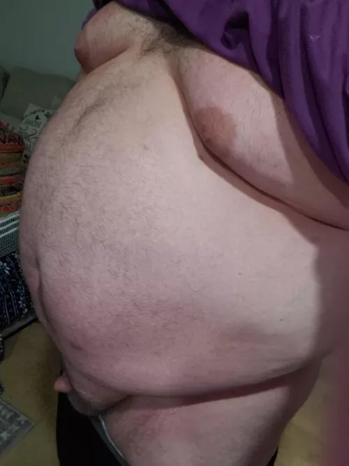 Who wants to cum and rub my belly?