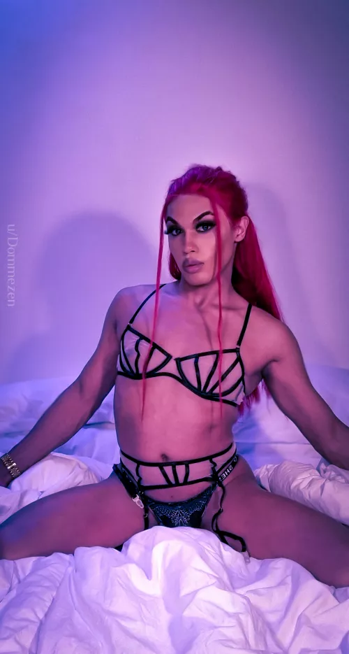 Who wants to cum keep me company....? π