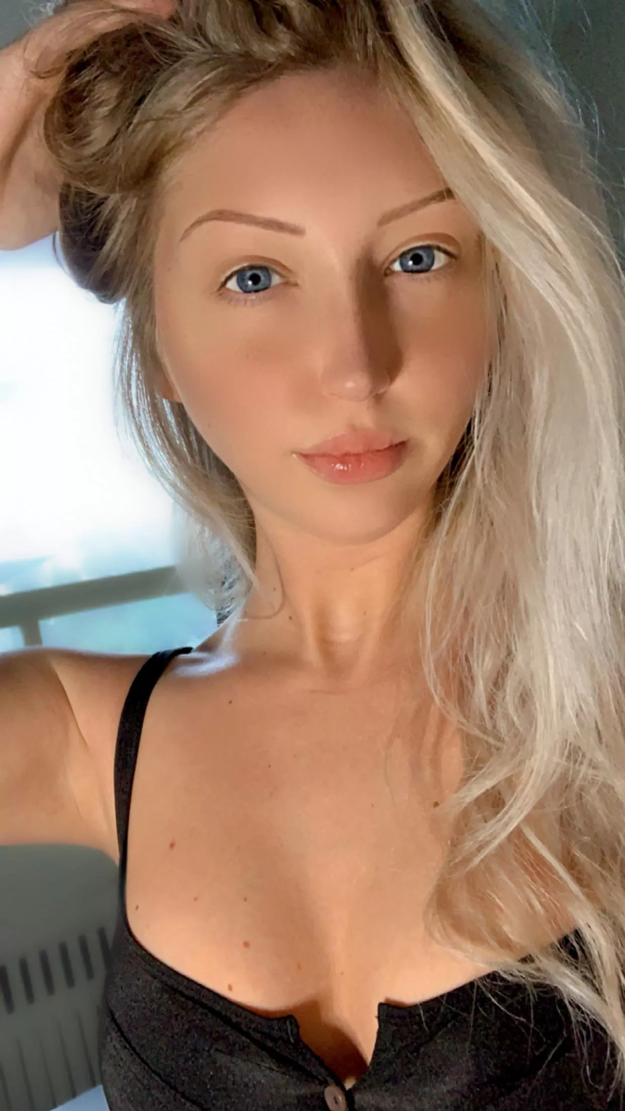 who wants to cum on my face? ?