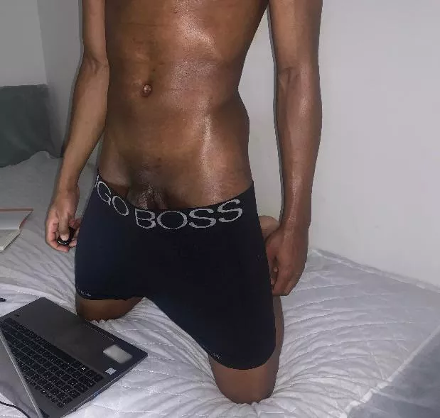 Who wants to finish undressing me…🙇🏾‍♂️