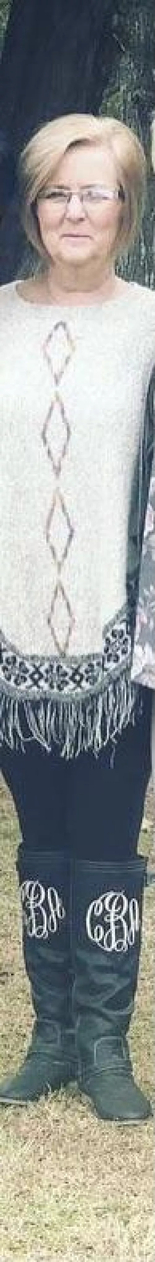 Who wants to fuck this early 60s GILF? Kik CcChris42