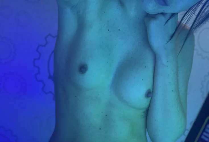 Who wants to get between these for me?