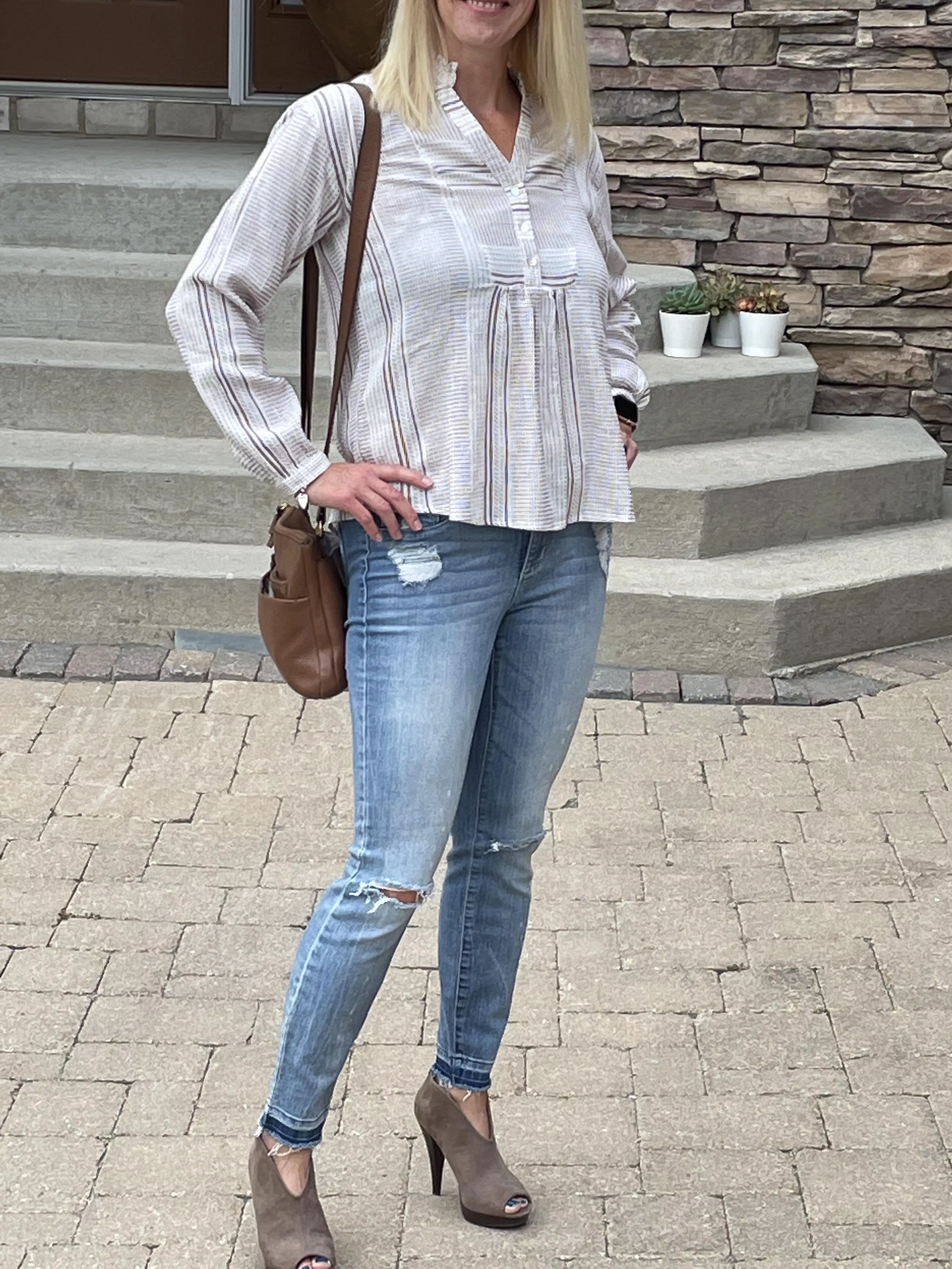 Who wants to go live and Jack to this hot wife? Who wants to go live and Jack to this hot wife?