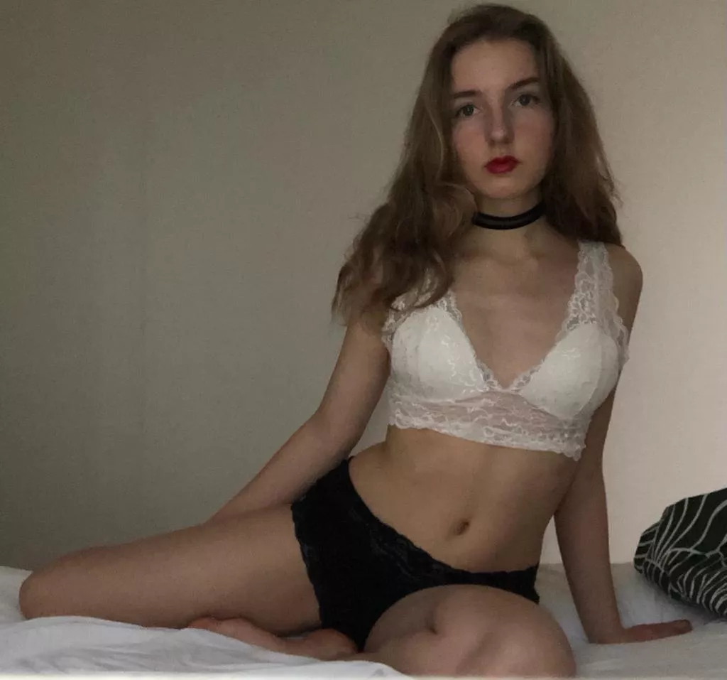 Who wants to help me undress?😅😘