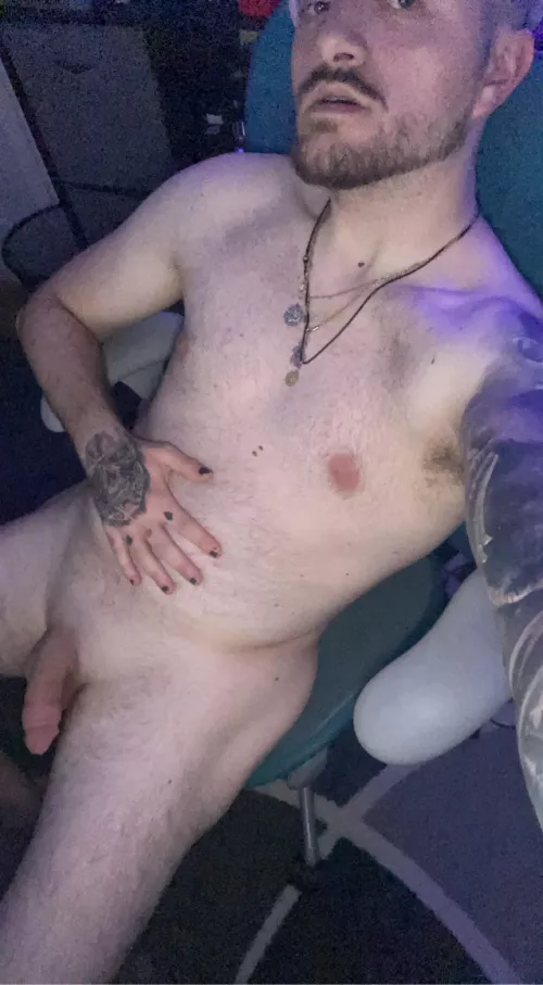 Who wants to hop on my lap Who wants to hop on my lap