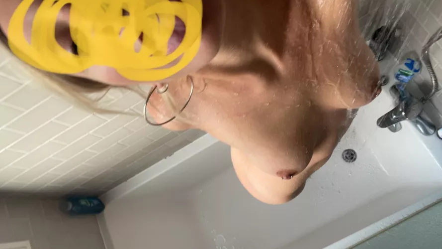 Who wants to join me in the shower? π
π¦