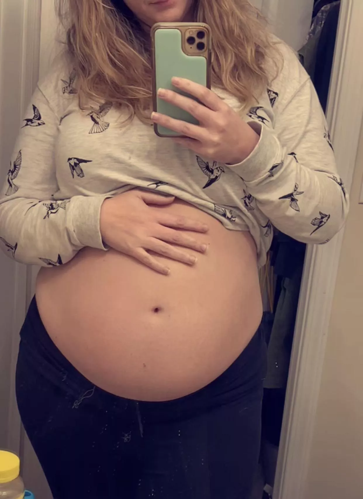 Who wants to lick my….belly?☺️ Who wants to lick my….belly?☺️