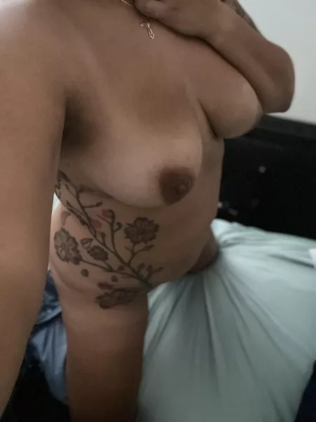 Who wants to play with my nipples π Who wants to play with my nipples π