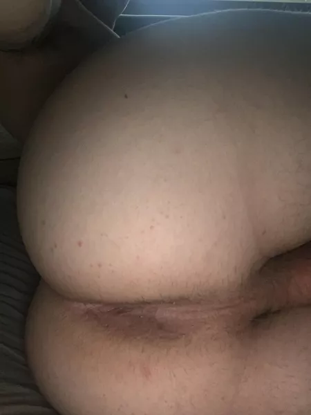 Who wants to release their load inside my thicc ass π Who wants to release their load inside my thicc ass π