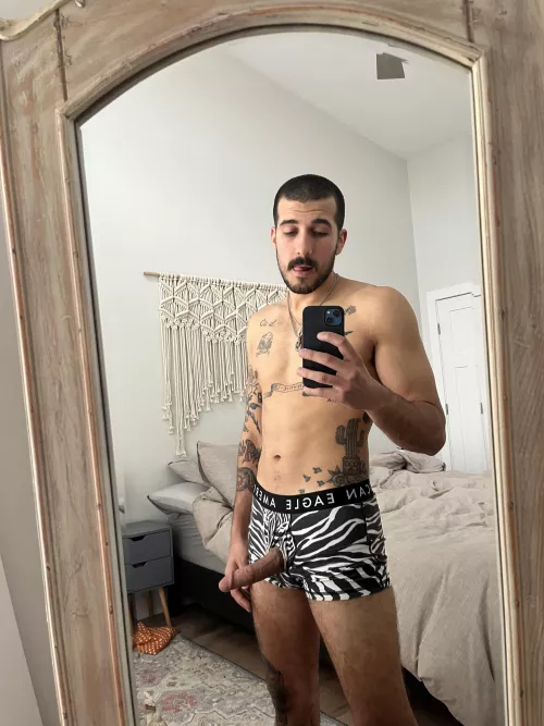 Who wants to rip em off? 🥵