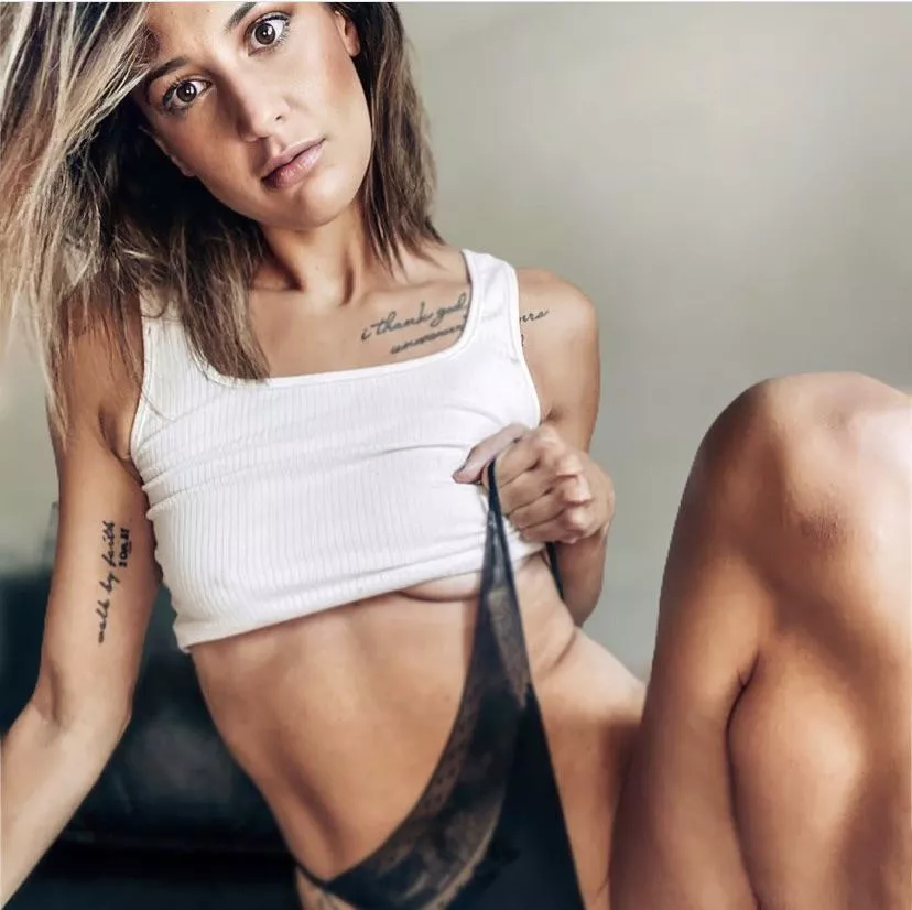 Who wants to rip these panties off me with their teeth